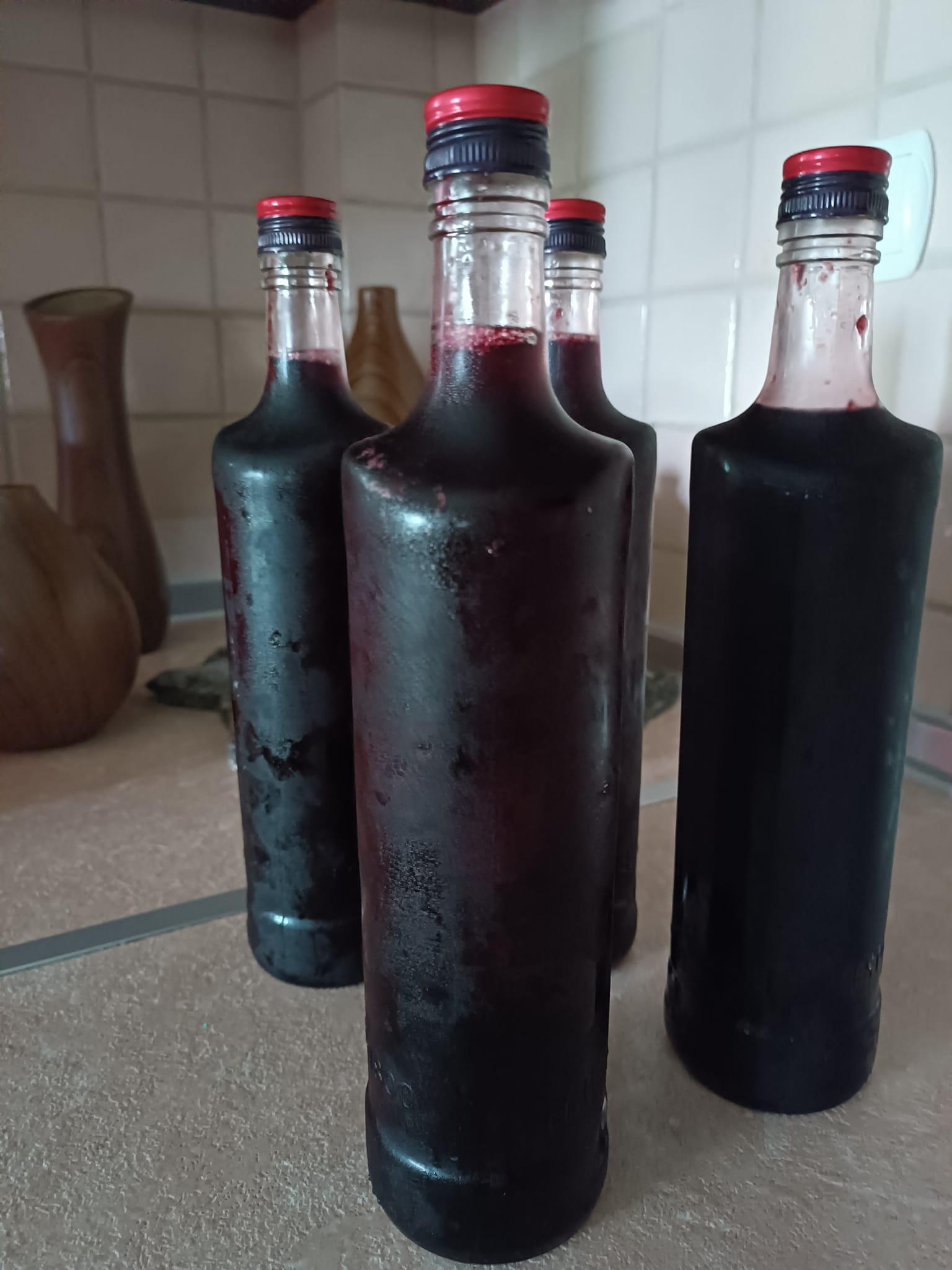 σπιτική-βυσσινάδα-συνταγή-