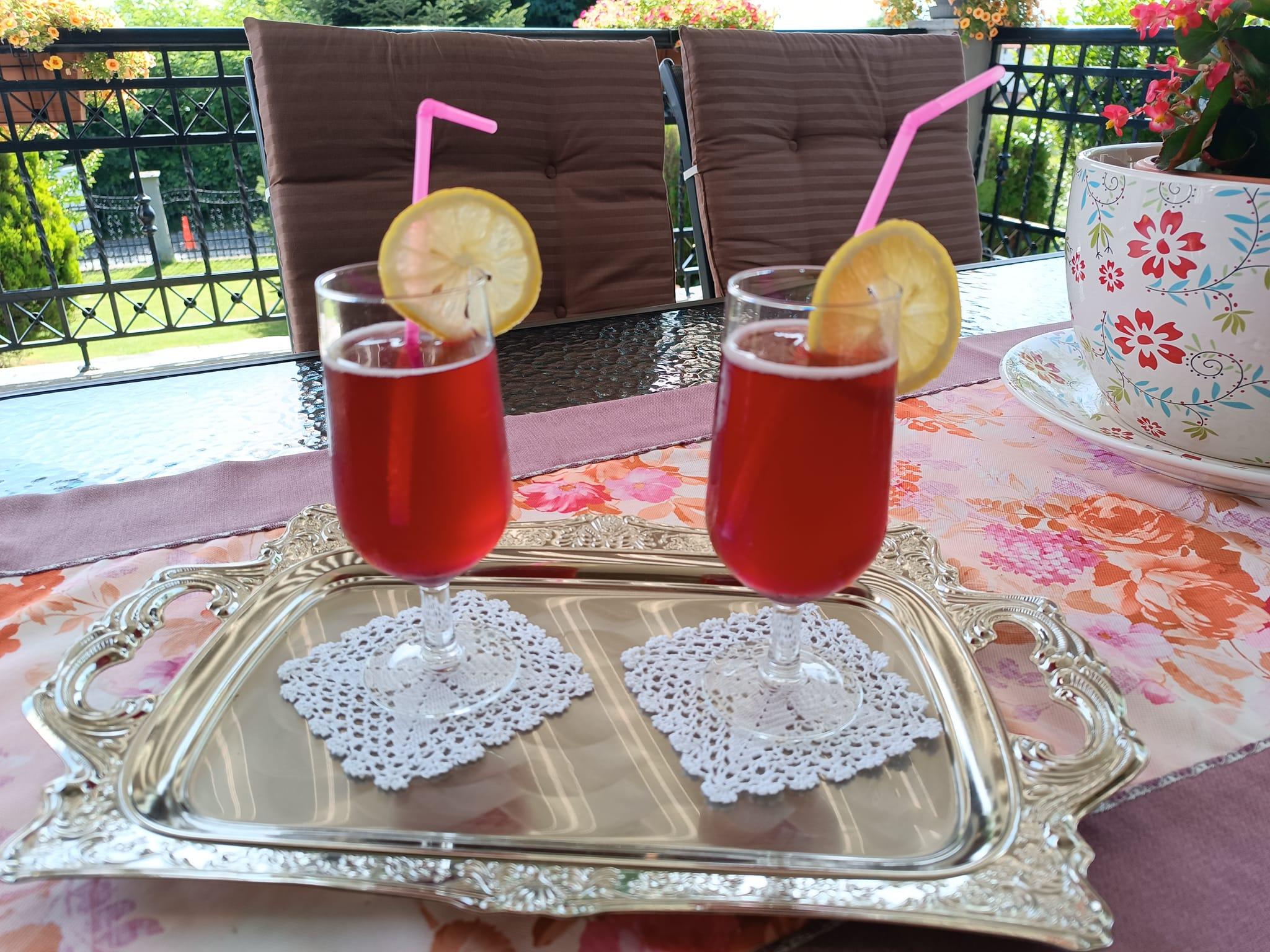 σπιτική-βυσσινάδα-συνταγή-