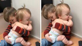 Oτι πιο γλυκο έχουμε δει σήμερα: Αγ0ράκι κοιμίζει το μωρό αδερφάκι  του – Βίντεο