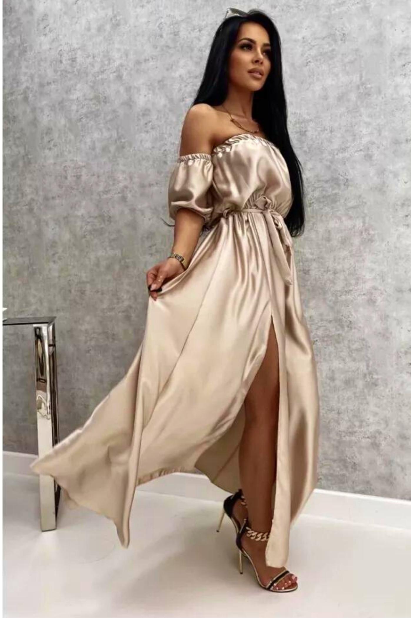 Δήμητρα Ματσούκα : Το μίνι εφαρμοστό φόρεμα που θέλεις να έχεις στην γκαρνταρόμπα σου