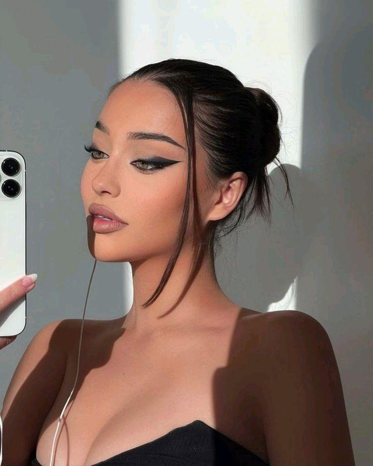 ψηλός-κότσος-με-τουφάκια-ιδέες-