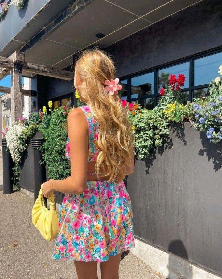 ιδέες-για-χτενίσματα-στις-διακοπές-Αύγουστος 2023-