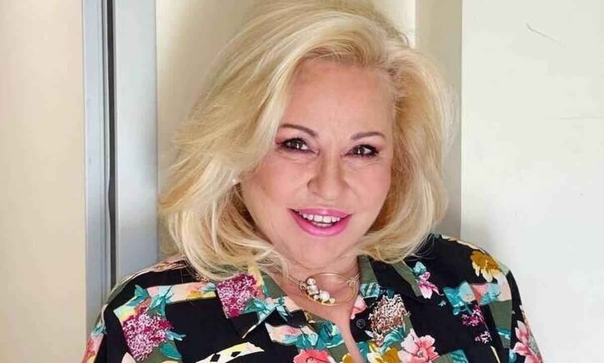 Μπέσσυ Αργυράκη: Βουτιά στο κενό σε συναυλία της στην Θεσσαλονίκη