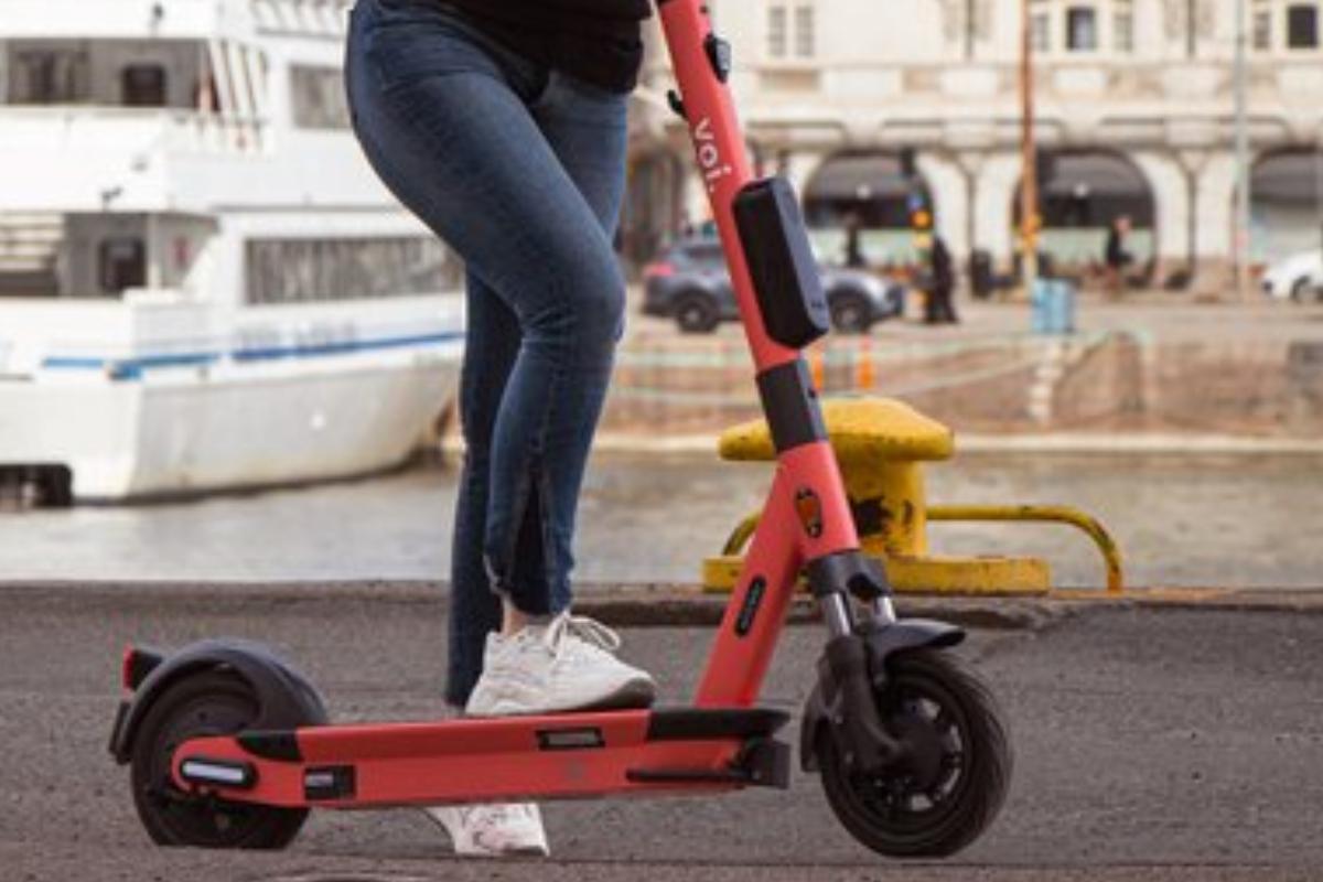 Αγκίστρι: 20χρονη σκοτώθηκε με ηλεκτρικό πατίνι πέφτοντας πάνω σε βράχο