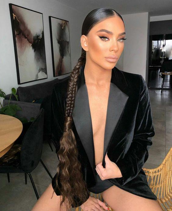 πλεξούδα-που-καταλήγει-σε-ponytail-αλογοουρά-σε-καστανά μαλλιά-ιδέες-