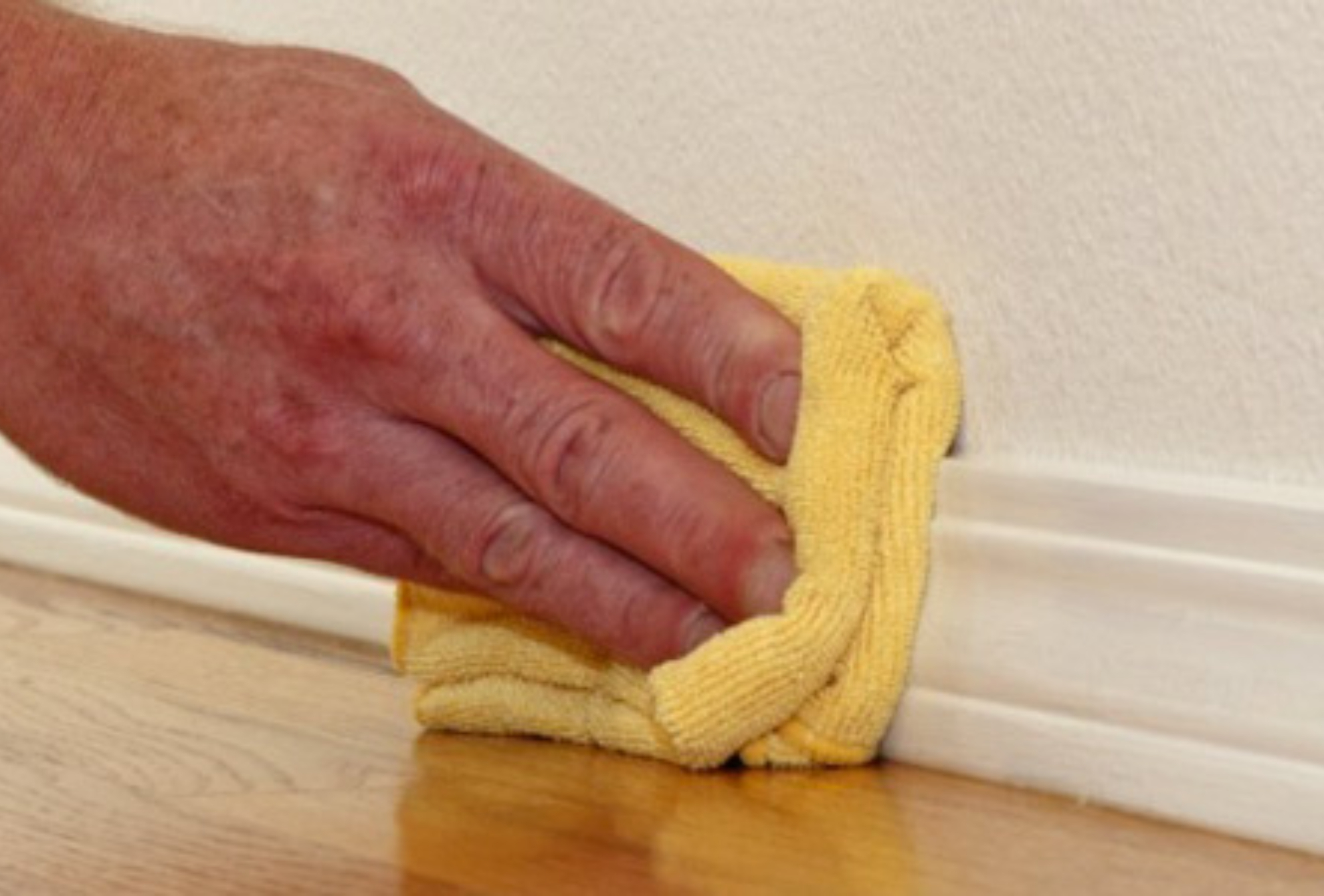 Πως να καθαρίσετε την κιτρινίλα και την μυρωδιά της νικοτίνη από τους τοίχους