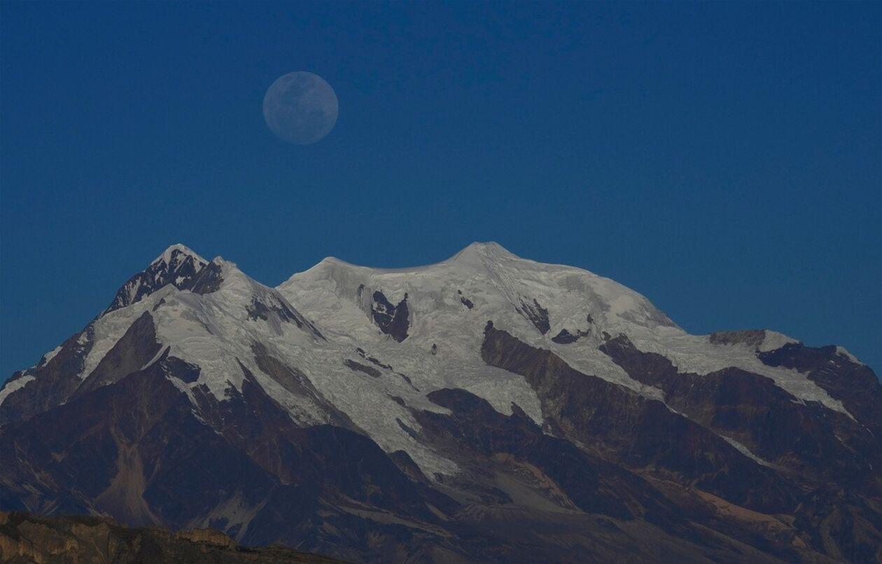 Υπερπανσέληνος Αυγούστου : Εντυπωσιακή η εικόνα από την Ακρόπολη