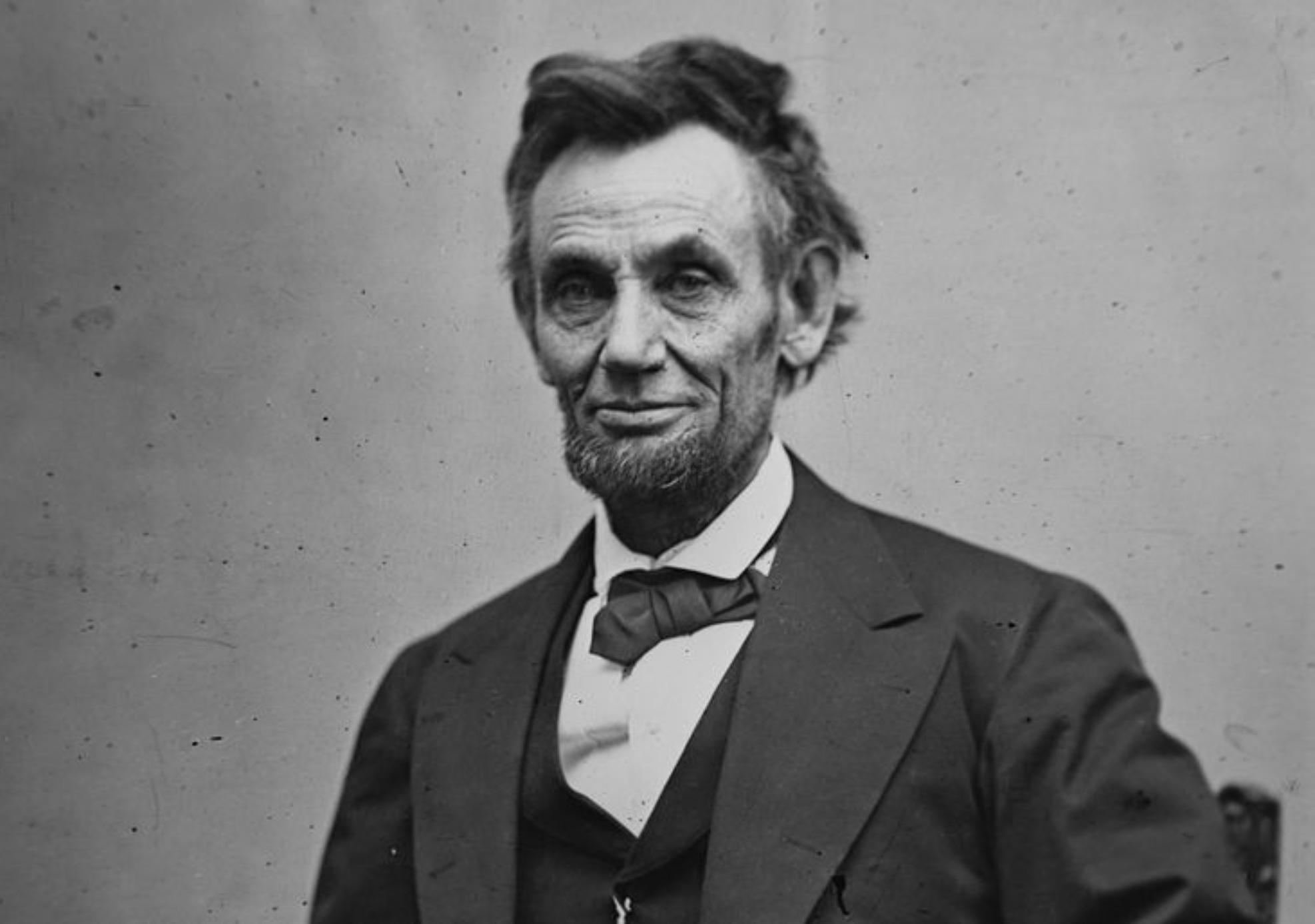 5 Εξωφρενικά Περίεργες Ιστορικές συμπτώσεις που μπέρδεψαν τους ιστορικούς και έκαναν το ψέμα να μοιάζει πιο αληθινό από την ίδια την αλήθεια