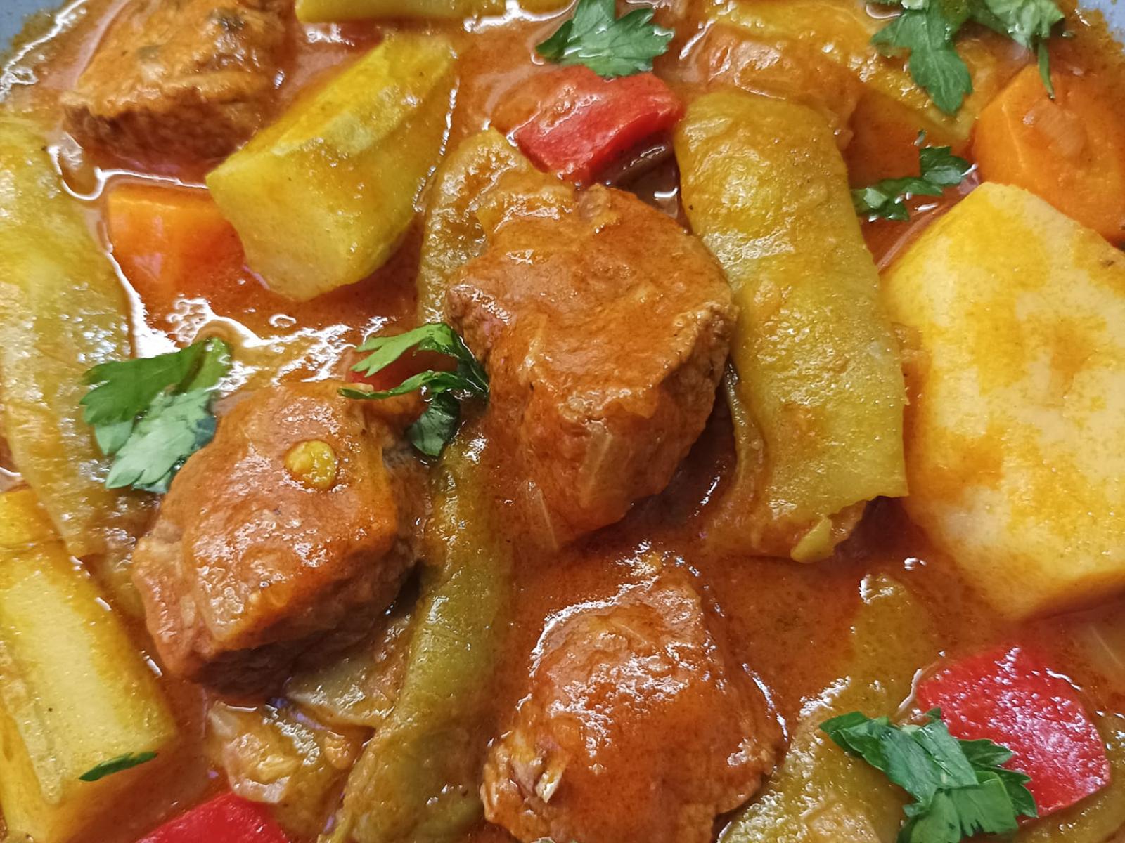 μοσχαράκι-με-φασολάκια-και-πατάτες-συνταγή-