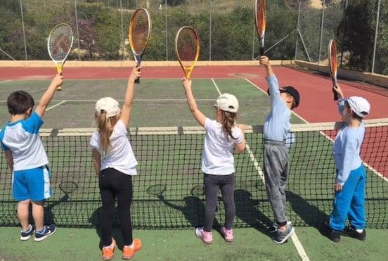 γιατί-τα-παιδιά-τα-παρατάνε-εύκολα-και-πως-να-το-λύσεις-