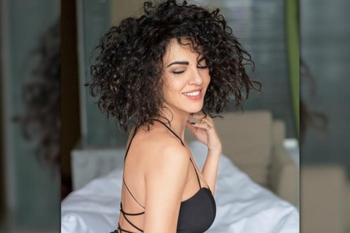 Μαρία Σολωμού: Η φωτογραφίες της με το μαγιό που ταρακούνησε όλη την Σαντορίνη