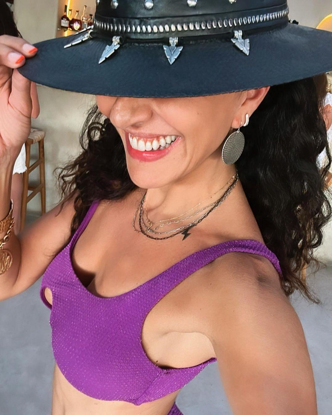 Μαρία Σολωμού: Η φωτογραφίες της με το μαγιό που ταρακούνησε όλη την Σαντορίνη