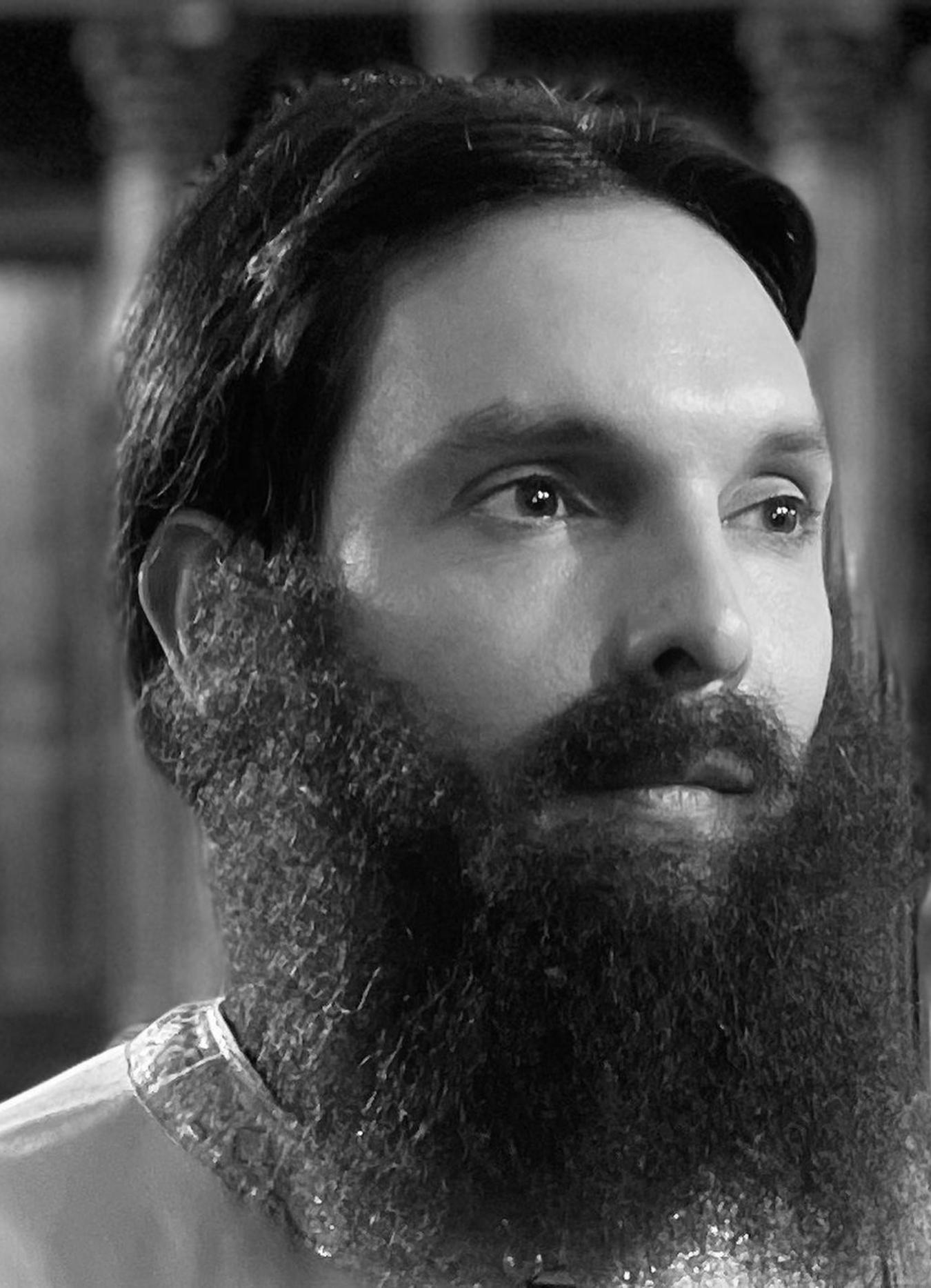 Η ολική μεταμόρφωσή πασίγνωστου ηθοποιού από τις “Άγριες Μέλισσες” για να πάει στην σειρά “Άγιο Παΐσιος”