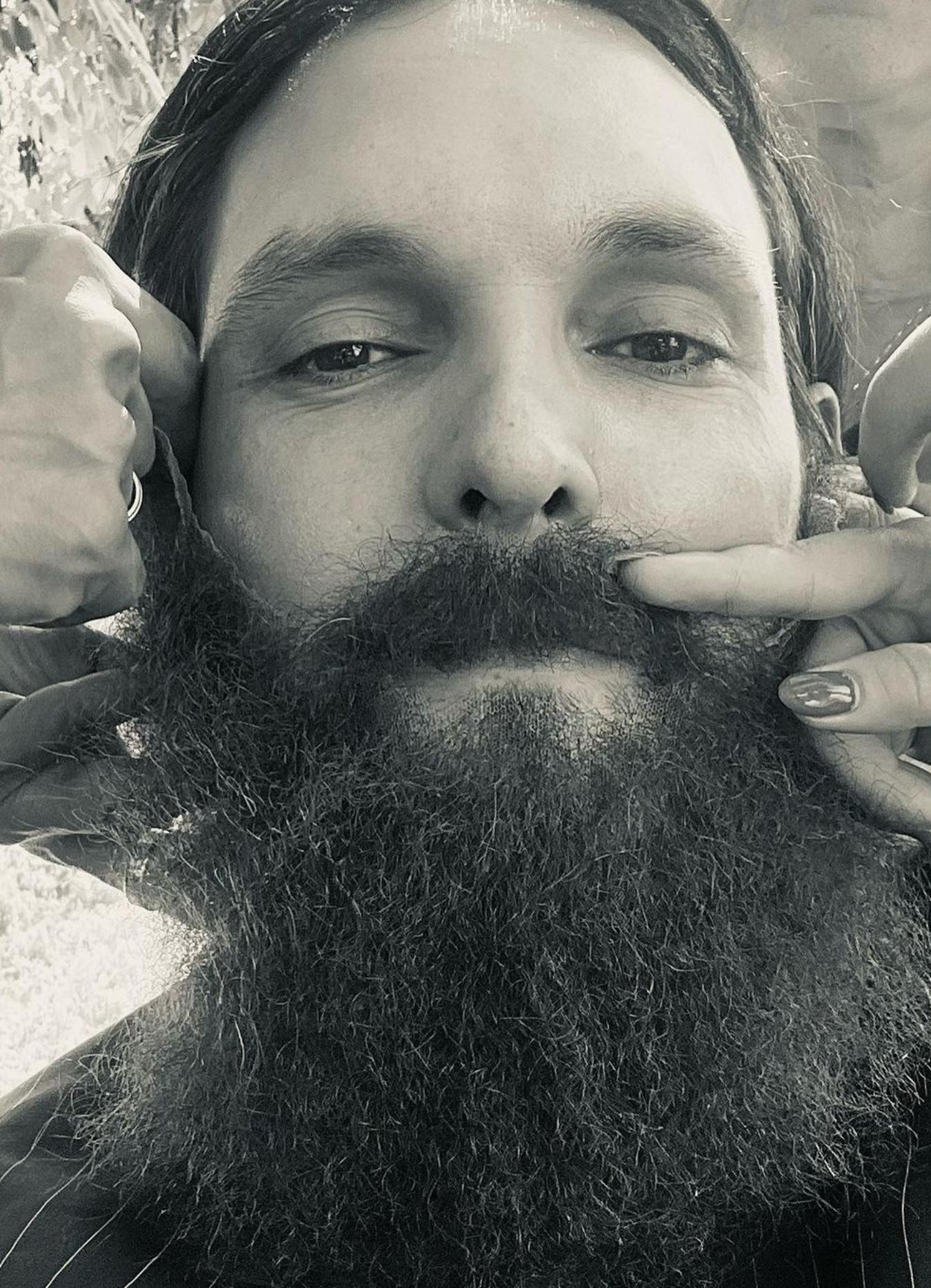 Η ολική μεταμόρφωσή πασίγνωστου ηθοποιού από τις “Άγριες Μέλισσες” για να πάει στην σειρά “Άγιο Παΐσιος”