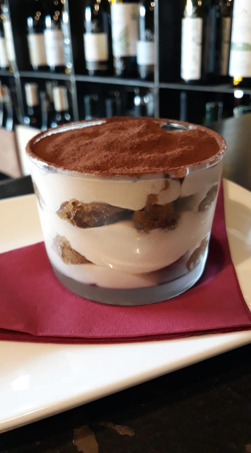 Τιραμισού-σε-ποτήρι-για-τον-Δεκαπενταύγουστο 