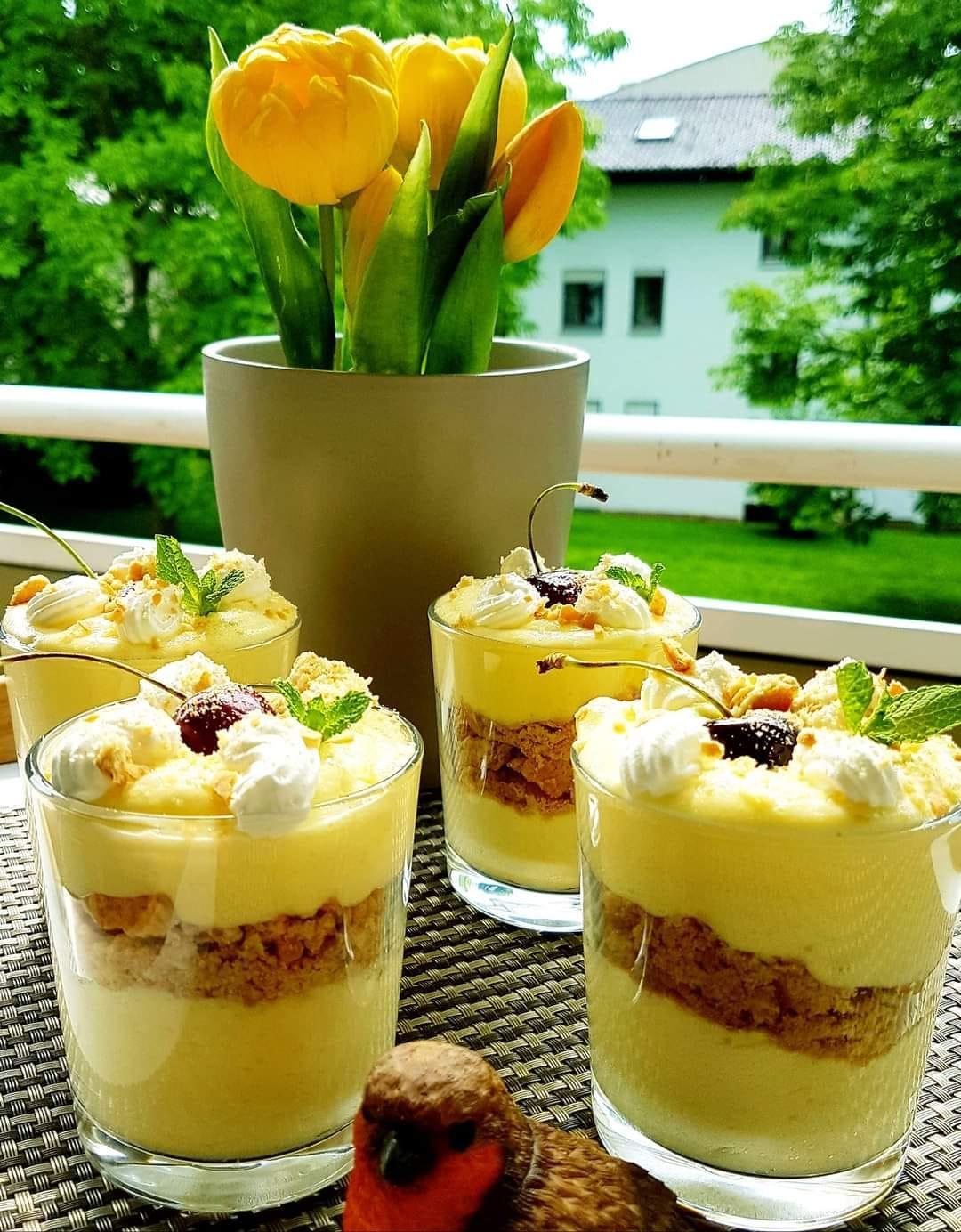 Μπανανόγλυκο-σε-ποτήρι