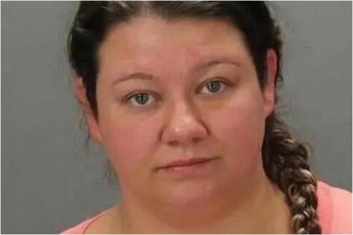 Γυναίκα συνελήφθη καθώς κακοποιούσε sεξου@λικά τον σκύλο της