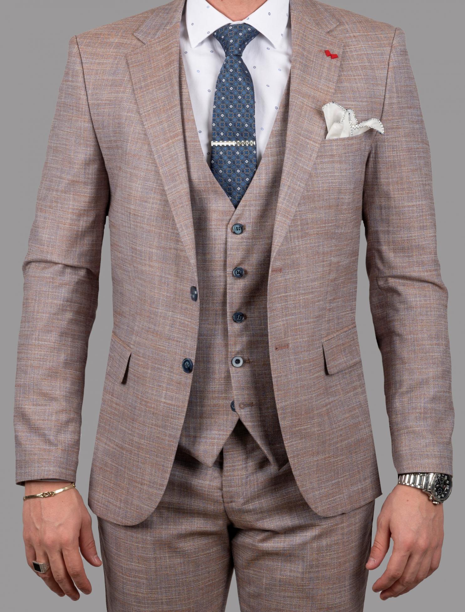 Κίμων Κουρής : Ο εισαγγελέας από τους Παγιδευμένους φοράει το κουστούμι που θέλουν οι άνδρες