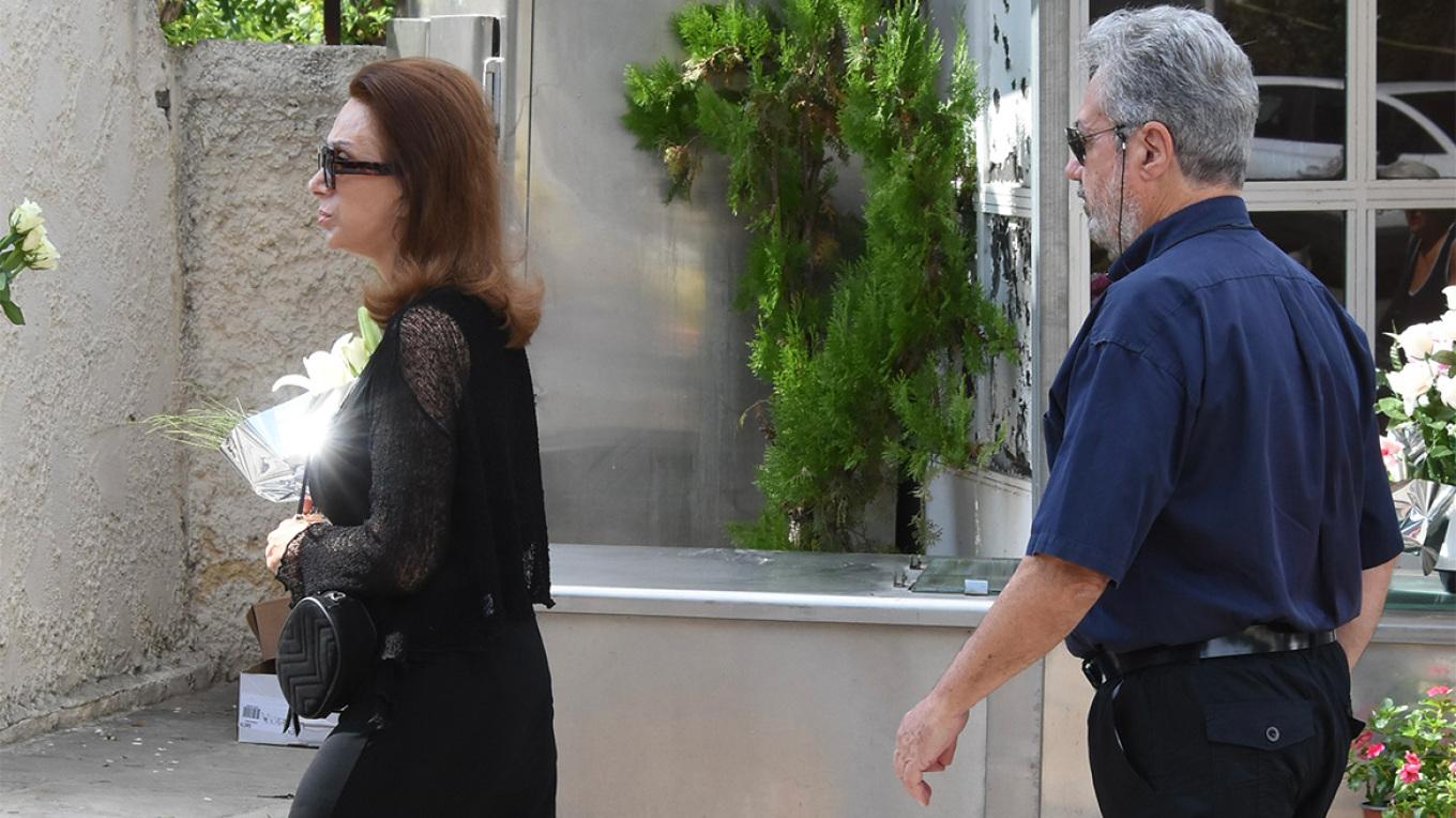 Οδυσσέας Σταμούλης: Μεγάλη θλίψη και πόνος στην κηδεία του 11χρονου γιου του