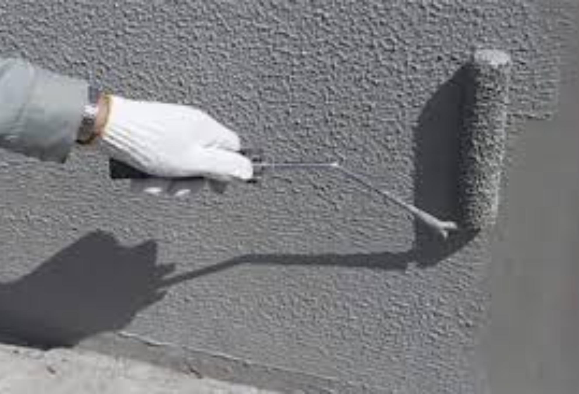 Σκουριά λαδιές και λεκέδες από σάπια φύλλα στο μπαλκόνι: Δείτε πως να απαλλαγείτε από την δύσκολη βρωμιά και να το ξανά κάνετε να αστράφτει 