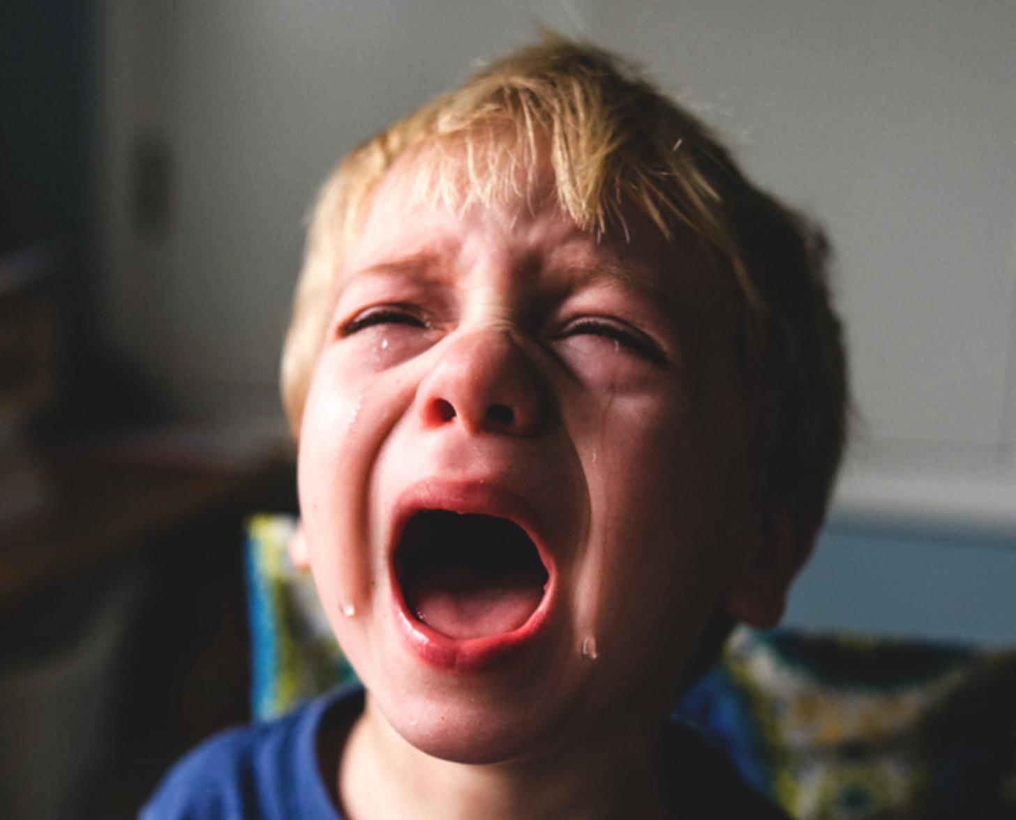 Γονιός τσόφλι ή eggshell parenting: O τύπος γονέα που αποδιοργανώνει την ψυχή του παιδιού