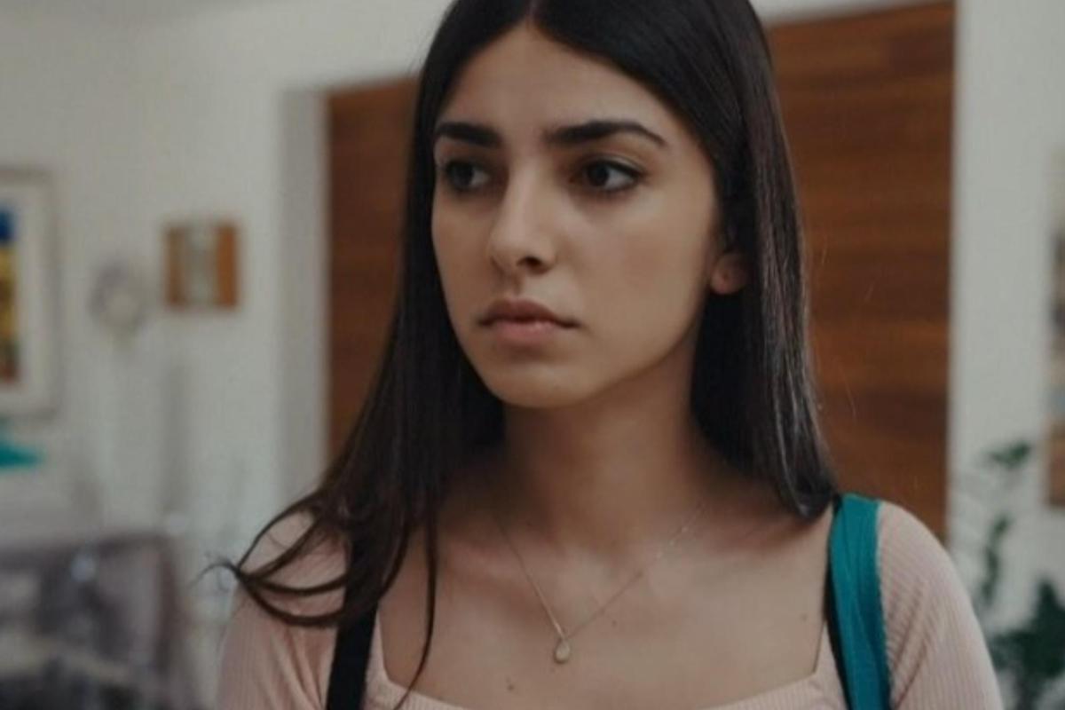 Η Γη της Ελιάς-Βασιλική- Η Γη της Ελιάς-Βασιλική-