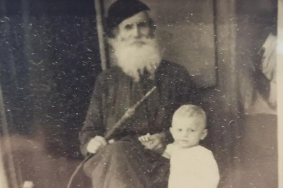 Σασμός: Ο παππούς του παπαμιχάλη τον έκανε ότι είναι