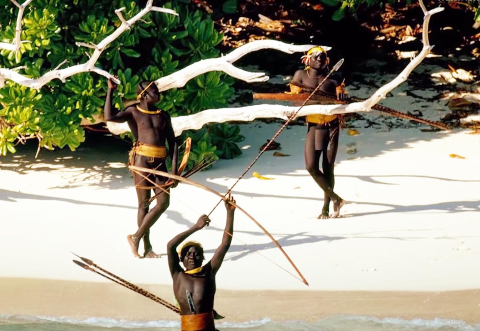 Βόρειο Σέντινελ το νησί του θανάτου: Ένας επίγειος παράδεισος ανέπαφος από τον πολιτισμό που κατοικείται από την πιο επικίνδυνη  πρωτόγονη φυλή κανίβαλων