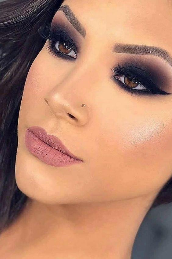 Απλά τα σπάει : Η Ιουλία από τη Γη της Ελιάς κάνει το απόλυτο μακιγιάζ του Χειμώνα και ξετρελαίνει τον Στάθη