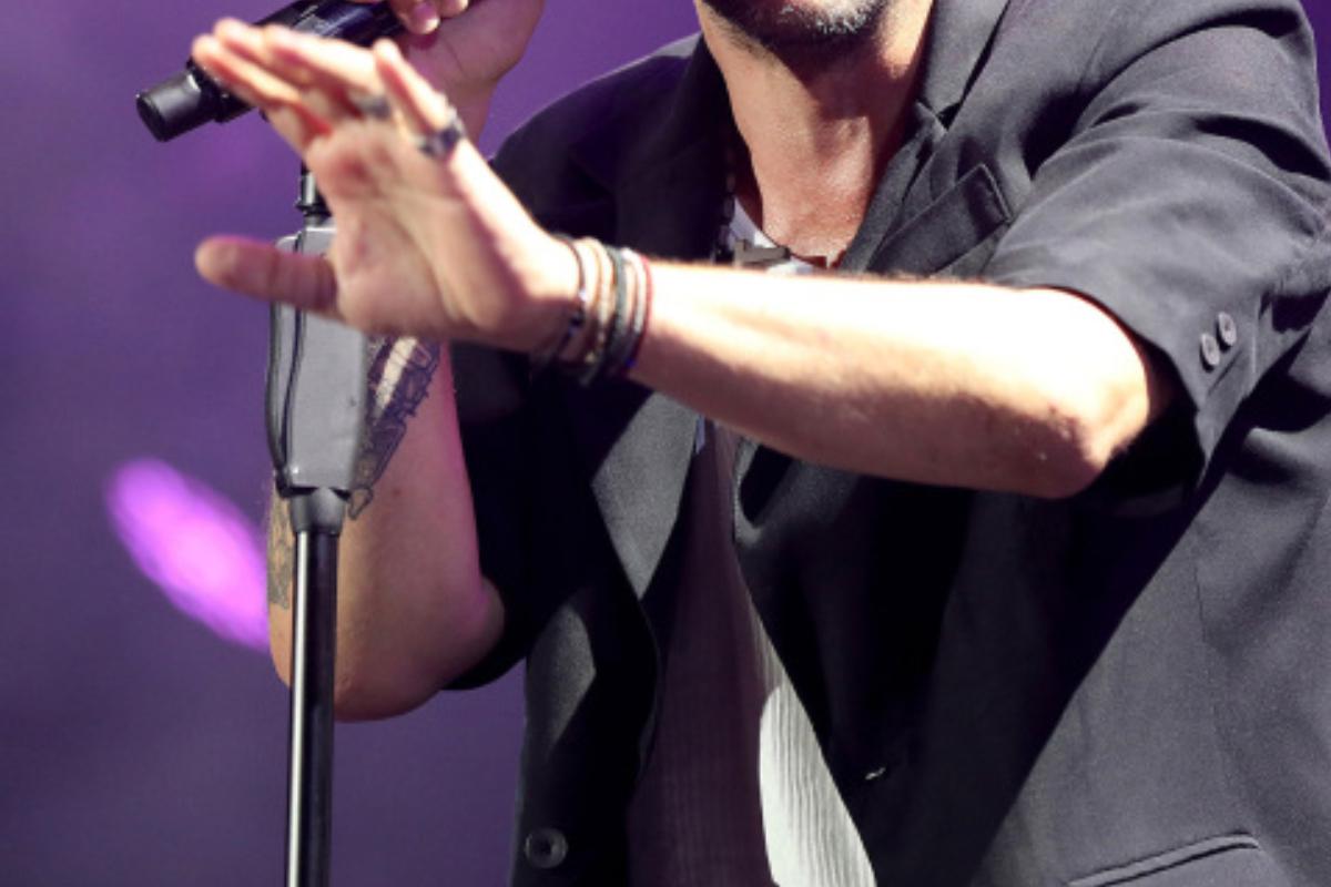 Άσχημα νέα για τον γνωστό Έλληνα τραγουδιστή