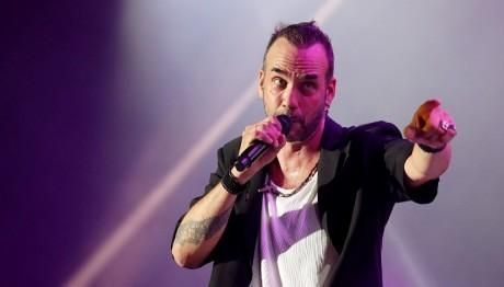 Άσχημα νέα για τον γνωστό Έλληνα τραγουδιστή