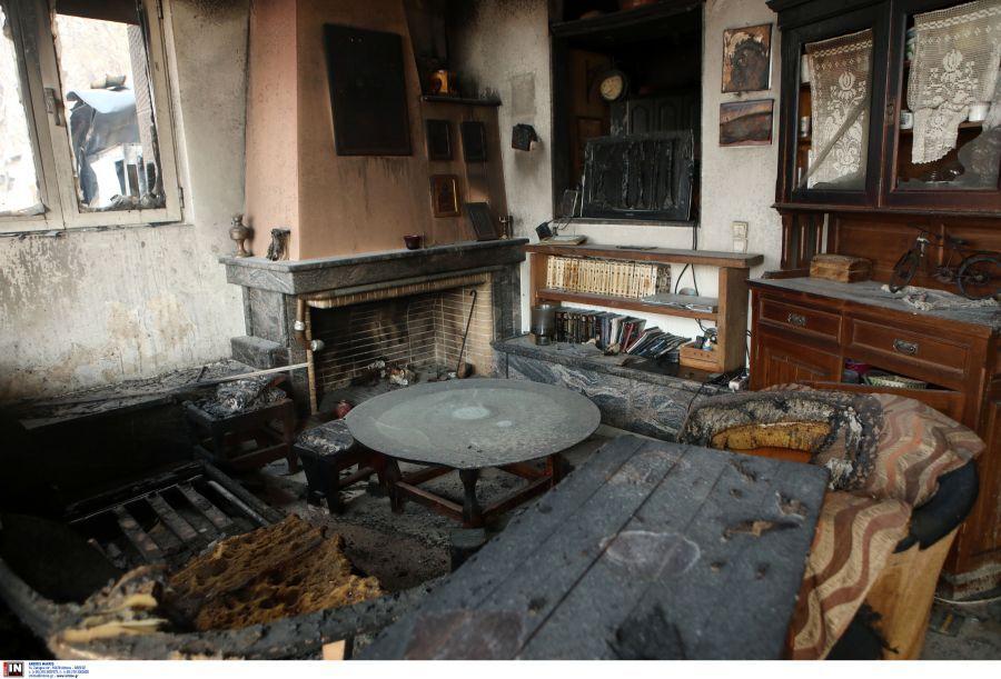 Εγγονός έσωσε την  γιαγιά του την τελευταία στιγμή – Κάηκε ολοσχερώς το σπίτι της