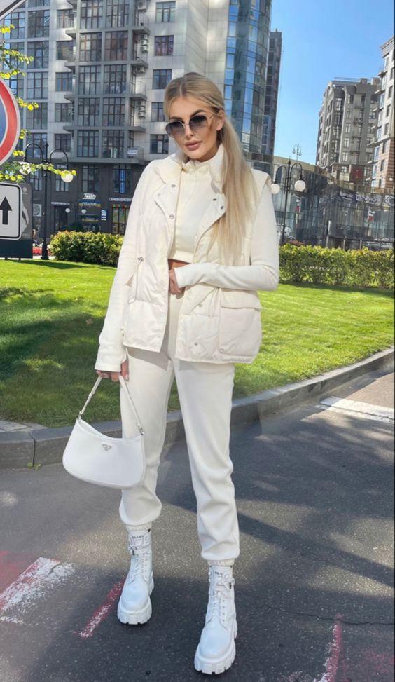 Ευγενία Σαμαρά : Η Στέλλα του Σασμού φόρεσε το πανωφόρι του φθινοπώρου που πρέπει να αγοράσεις