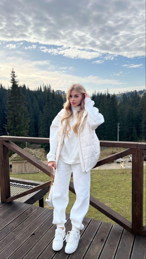 Ευγενία Σαμαρά : Η Στέλλα του Σασμού φόρεσε το πανωφόρι του φθινοπώρου που πρέπει να αγοράσεις