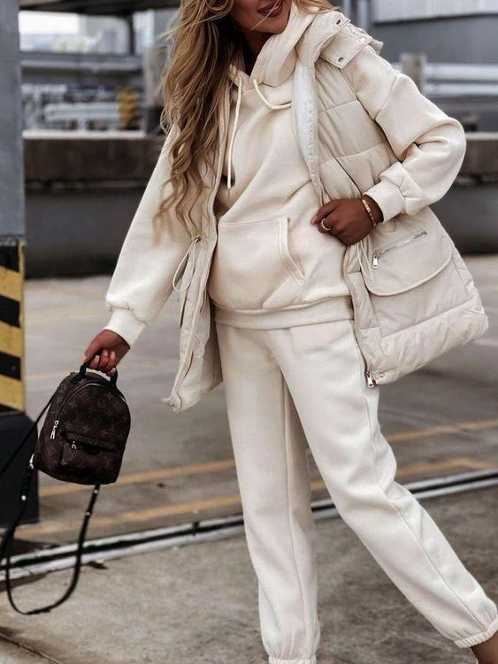 Ευγενία Σαμαρά : Η Στέλλα του Σασμού φόρεσε το πανωφόρι του φθινοπώρου που πρέπει να αγοράσεις