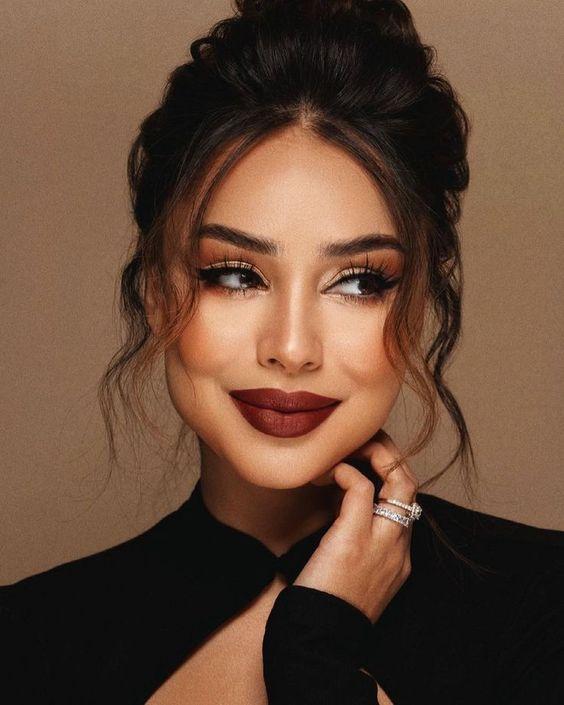 Μάρθα Λαμπίρη Φεντορουφ : Η Άννα από τους Παγιδευμένους μας προτείνει την τάση στα κραγιόν τον φετινό χειμώνα