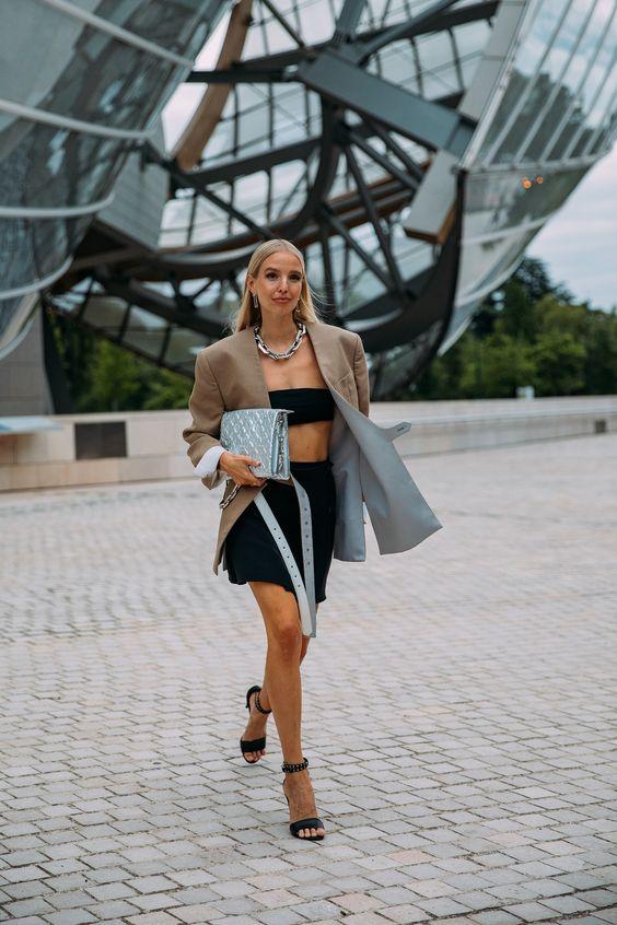 micro bra-Φθινόπωρο-Χειμώνας-2023-2024-τάσεις-στο-ντύσιμο- micro bra-Φθινόπωρο-Χειμώνας-2023-2024-τάσεις-στο-ντύσιμο-