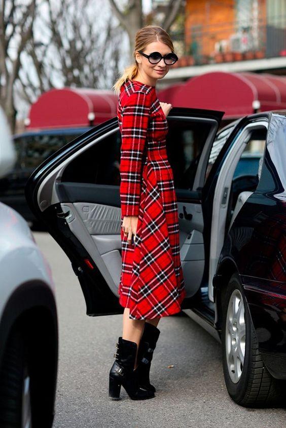 tartan print-Φθινόπωρο-Χειμώνας-2023-2024-τάσεις-στο-ντύσιμο- tartan print-Φθινόπωρο-Χειμώνας-2023-2024-τάσεις-στο-ντύσιμο-