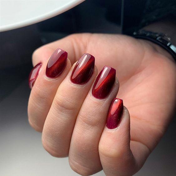 μπορντό-νύχια-με-στρας-ιδέες-
