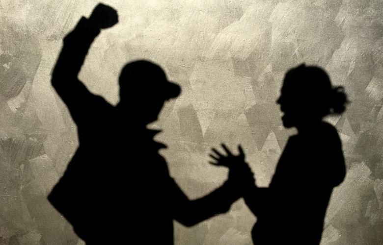 Πατέρας ξυλοκόπησε την kορη του επειδή δεν καθάρισε το δωμάτιό της