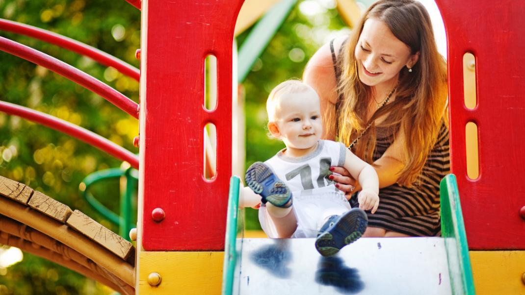 η-παιδική χαρά-είναι-το-πρώτο σχολείο-του-παιδιού-λογοθεραπεία-