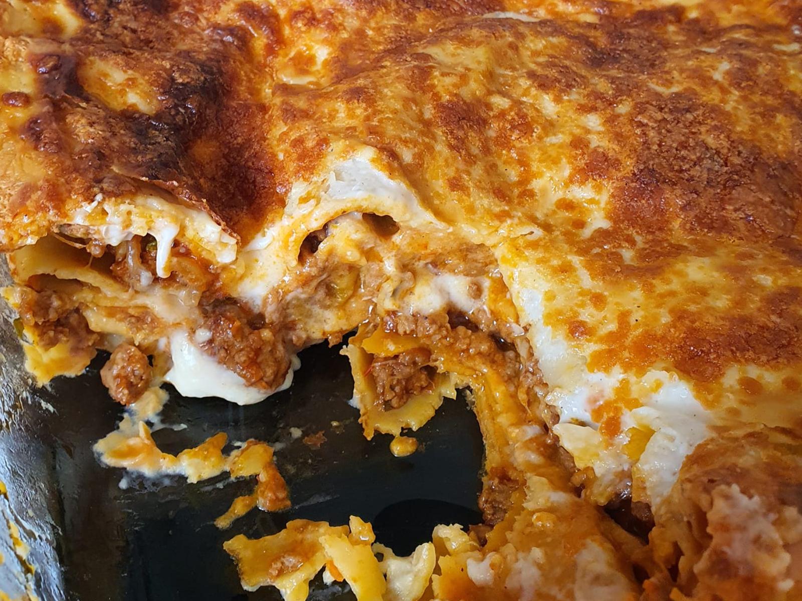 λαζάνια-με-κιμά-και-μπεσαμέλ-συνταγή-