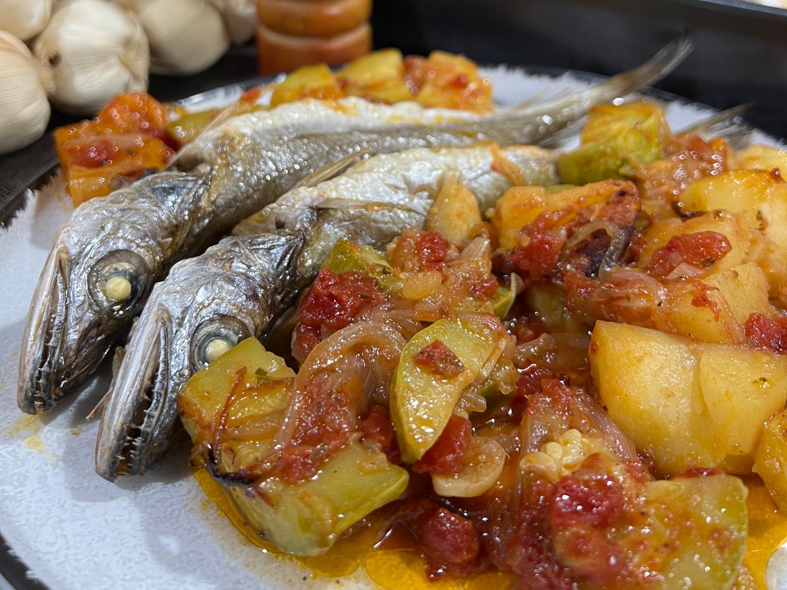 Τουρλού με μπακαλιαράκια στο φούρνο