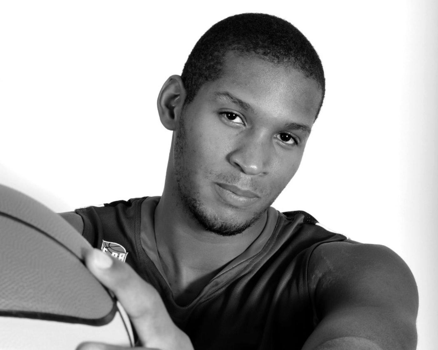 Άφησε την τελευταία του πνοή ο 34χρονος ο γνωστός μπασκετμπολίστας