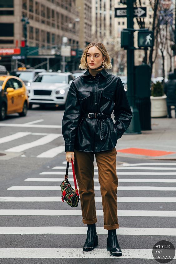 ιδέες-για-δερμάτινα ρούχα-και-αξεσουάρ-το-Φθινόπωρο-Χειμώνας-2023-2024-τάσεις- ιδέες-για-δερμάτινα ρούχα-και-αξεσουάρ-το-Φθινόπωρο-Χειμώνας-2023-2024-τάσεις-