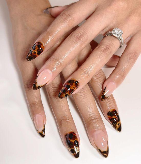 torties nails-Φθινόπωρο-Χειμώνας-2023-2024-τάσεις- torties nails-Φθινόπωρο-Χειμώνας-2023-2024-τάσεις-