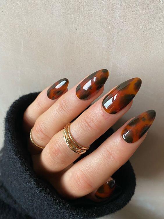 torties nails-Φθινόπωρο-Χειμώνας-2023-2024-τάσεις- torties nails-Φθινόπωρο-Χειμώνας-2023-2024-τάσεις-
