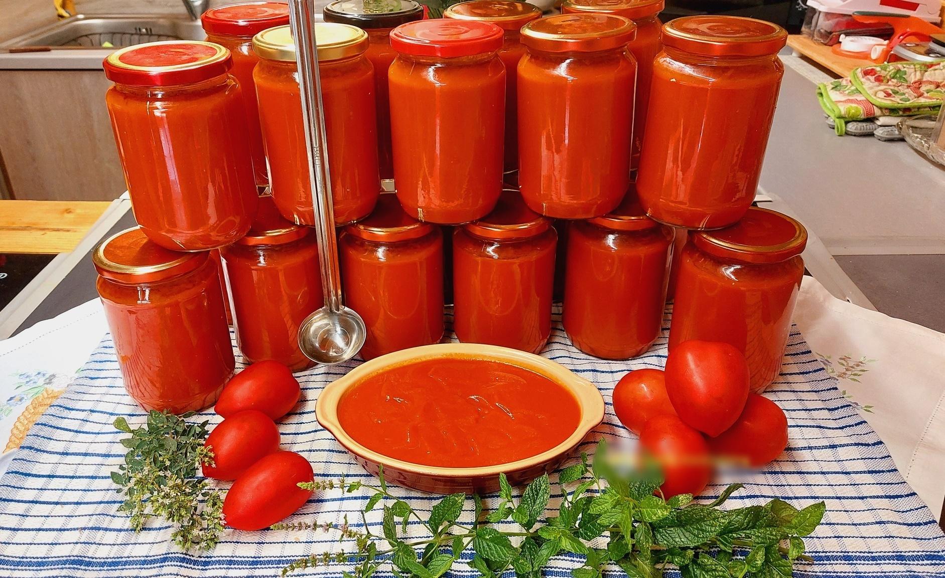 παραδοσιακή-σάλτσα-ντομάτας-συνταγή-