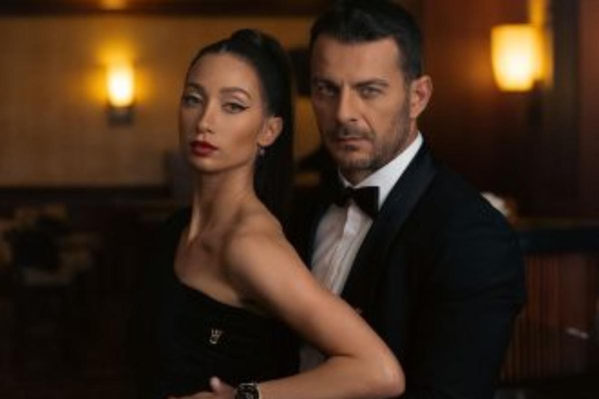 Η Γη της Ελιάς: Ο Ορέστης ανεβαίνει τα σκαλιά της εκκλησίας