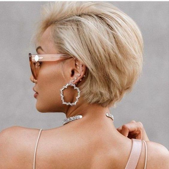 Η Γιούλικα Σκαφιδά από την Παραλία αλλάζει look και μας προτείνει το κούρεμα που πηγαίνει σε όλες μας